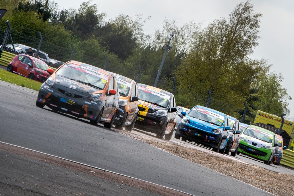 Jepp hunts down overall race leader Bliss at Croft