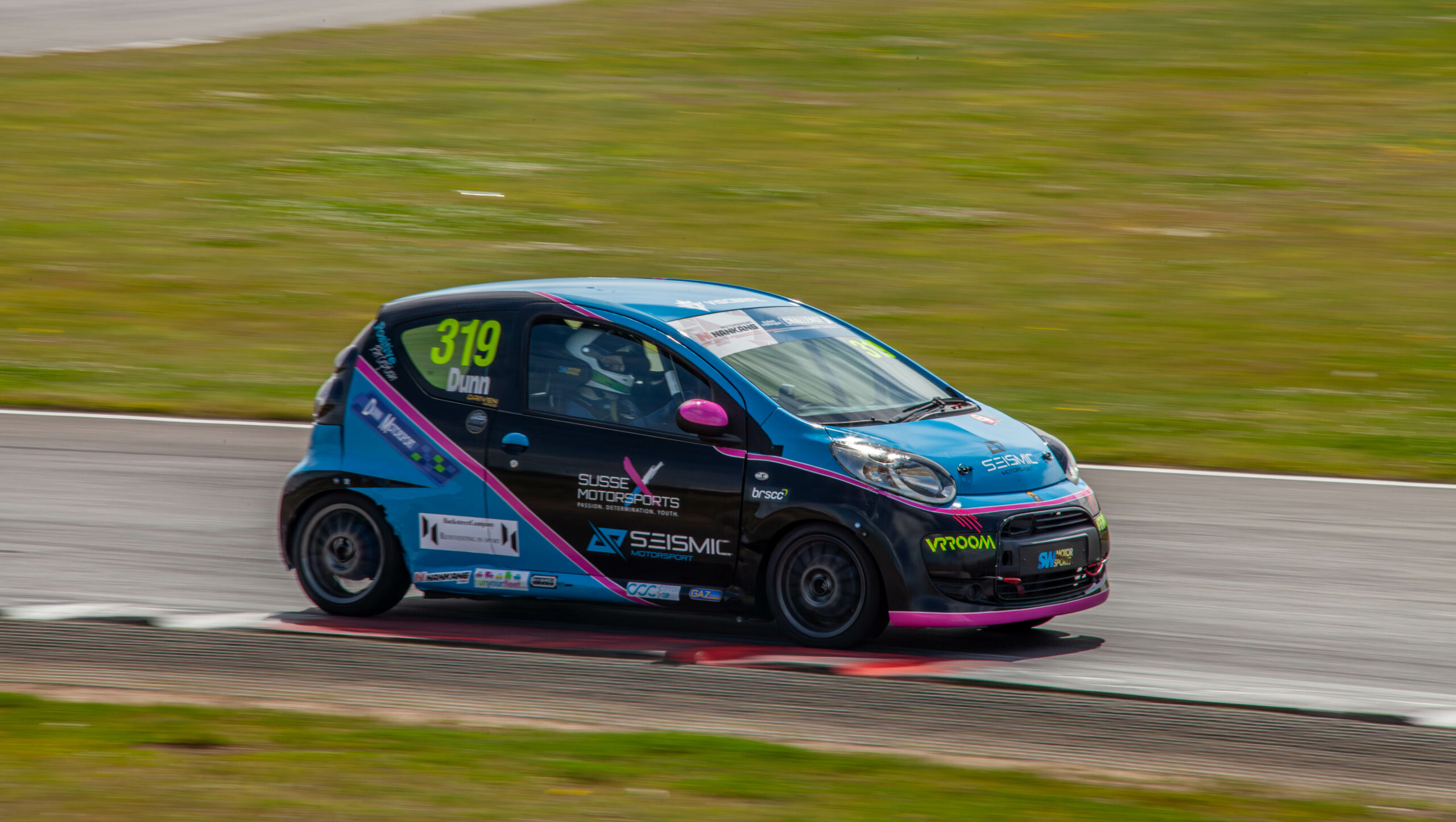 IMG_3446-Enhanced-NR-scaled-1 Student Motorsport Challenge returns to Lincolnshire with a 13-car grid for Cadwell Park Triple-Header